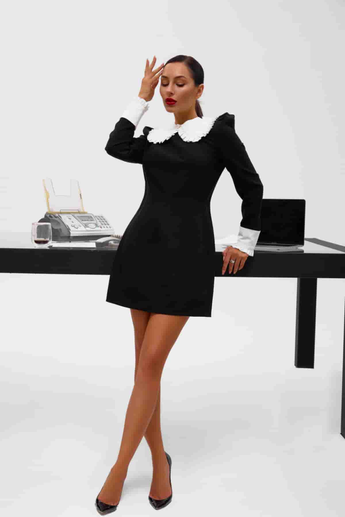 Mini dress with white detachable collar and cuffs