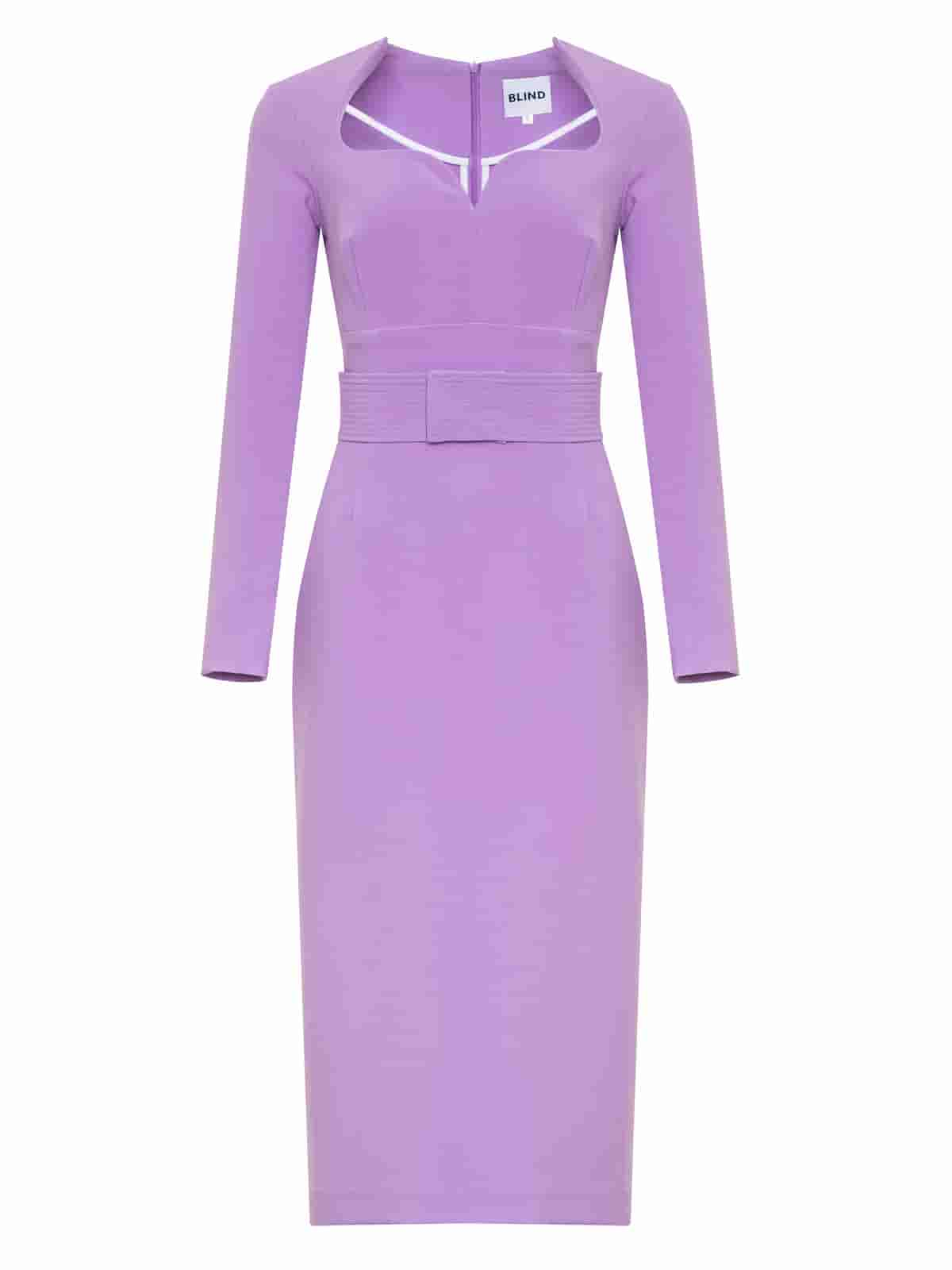 A dress of lilac color with a curved neckline and a belt