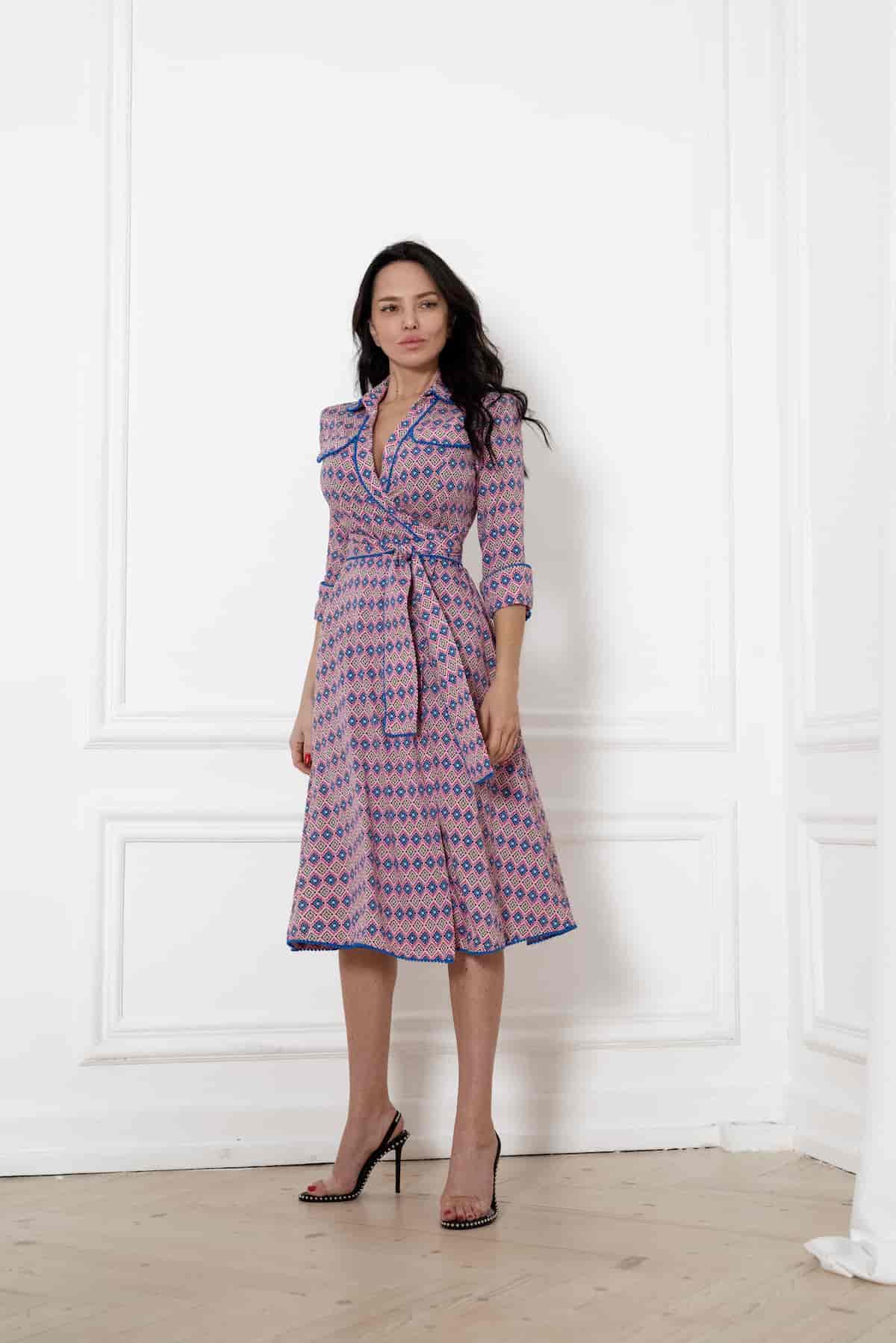 A classic dress with a pink scent
