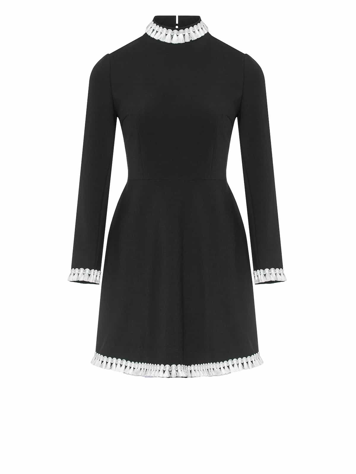 Short dress with a trapeze skirt and embellished with white contrasting ribbon with tassels