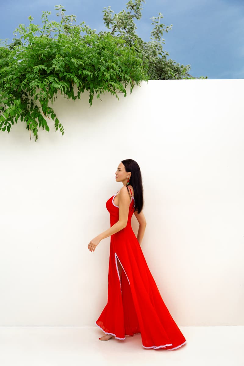 Chiffon dress with thin straps and contrasting lace trim