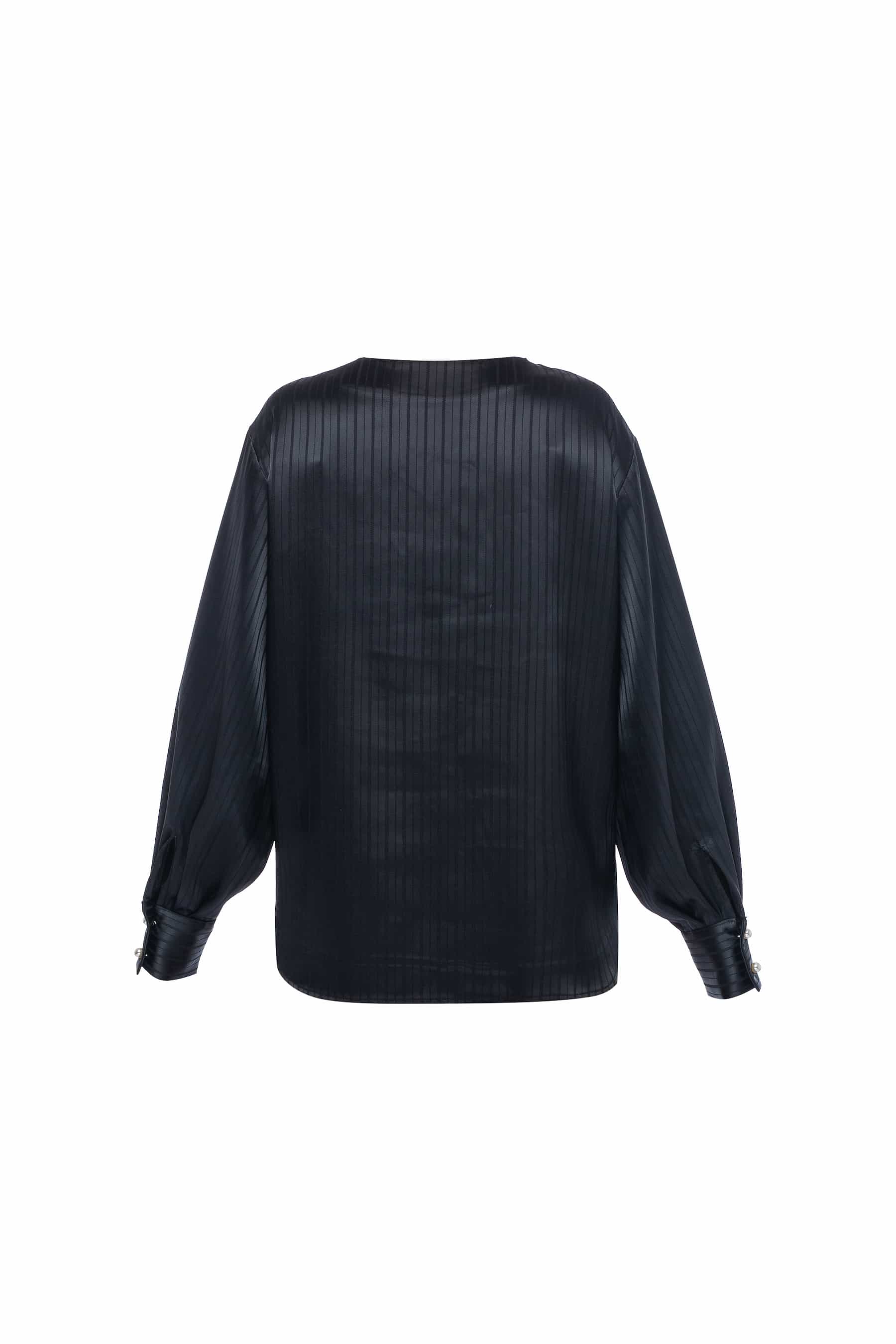 Черная рубашка из сатина с жемчужными пуговицами