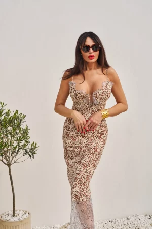 Dress with thin straps with lace and tie at the chest