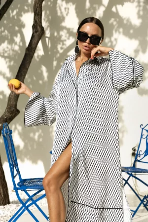 Long shirt dress with graphic print - Image 3