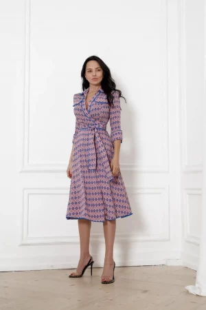 A classic dress with a pink scent
