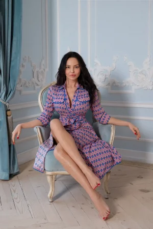 A classic dress with a pink scent - Image 2