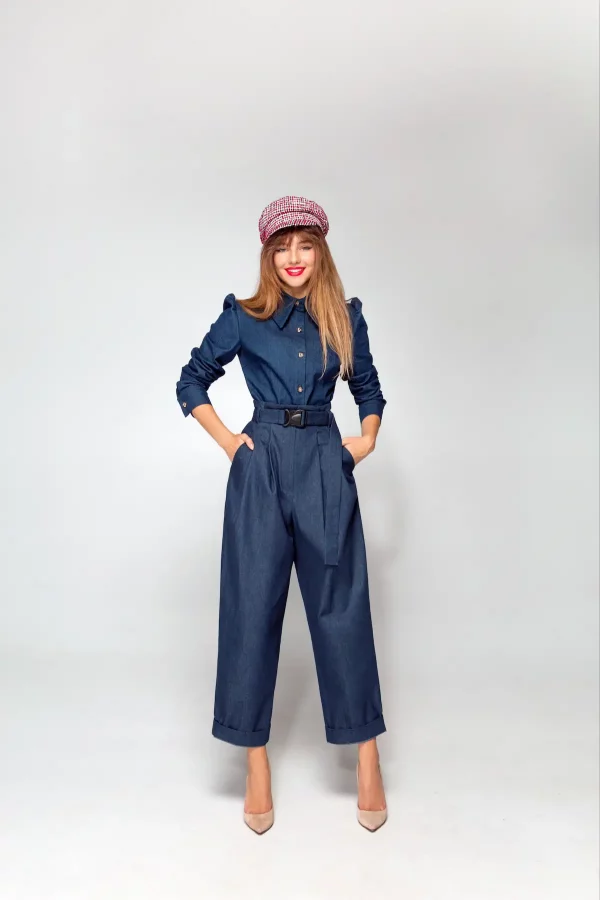 Wide jeans are tapered to the bottom with a high waist