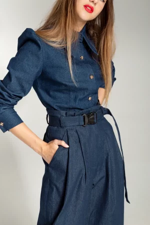 Wide jeans are tapered to the bottom with a high waist - Image 5