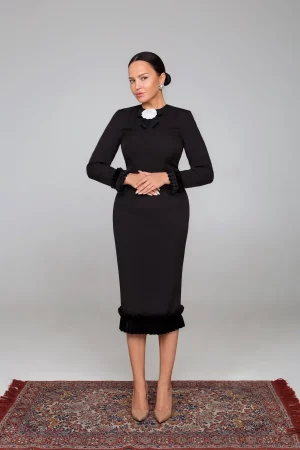 Sheath dress with velvet cuffs