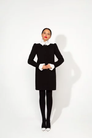 Straight-cut dress with detachable cotton cuffs and collar