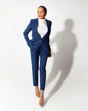 Blue single-breasted trouser suit with tapered trousers