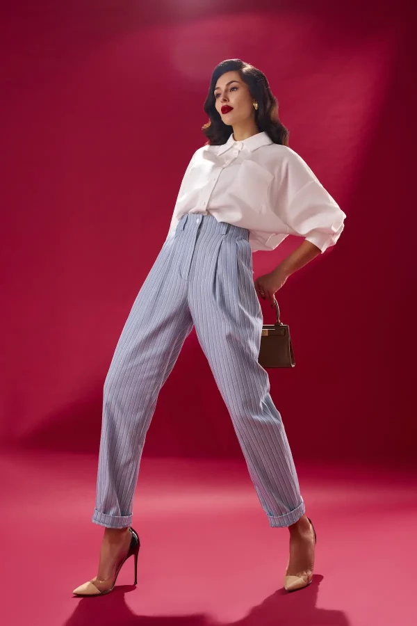 The pants are narrowed to the bottom in a stripe