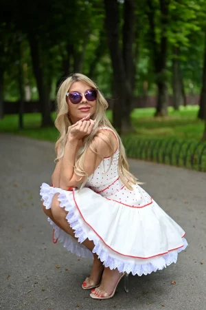 Cotton dress with abstract print and belt - Image 2