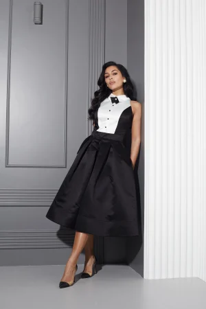 Сукня міді з контрастною білою манішкою у стилі смокінг та з пишною спідницею